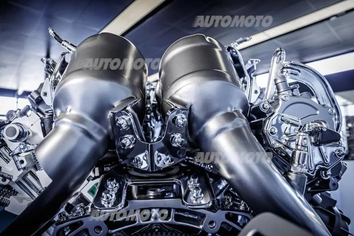Mercedes AMG GT: svelati i dettagli del V8 da 510 CV (3)