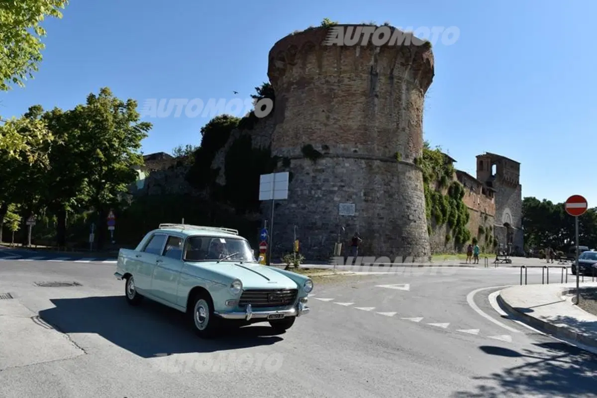 Peugeot 203, 404, 504, 205 GTI e 205 Gutmann (42)