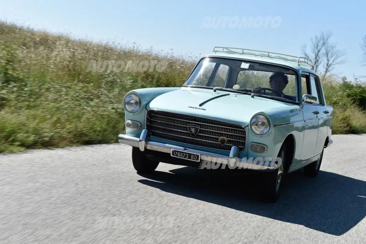 Peugeot 203, 404, 504, 205 GTI e 205 Gutmann (54)