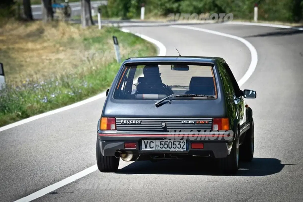 Peugeot 203, 404, 504, 205 GTI e 205 Gutmann (55)