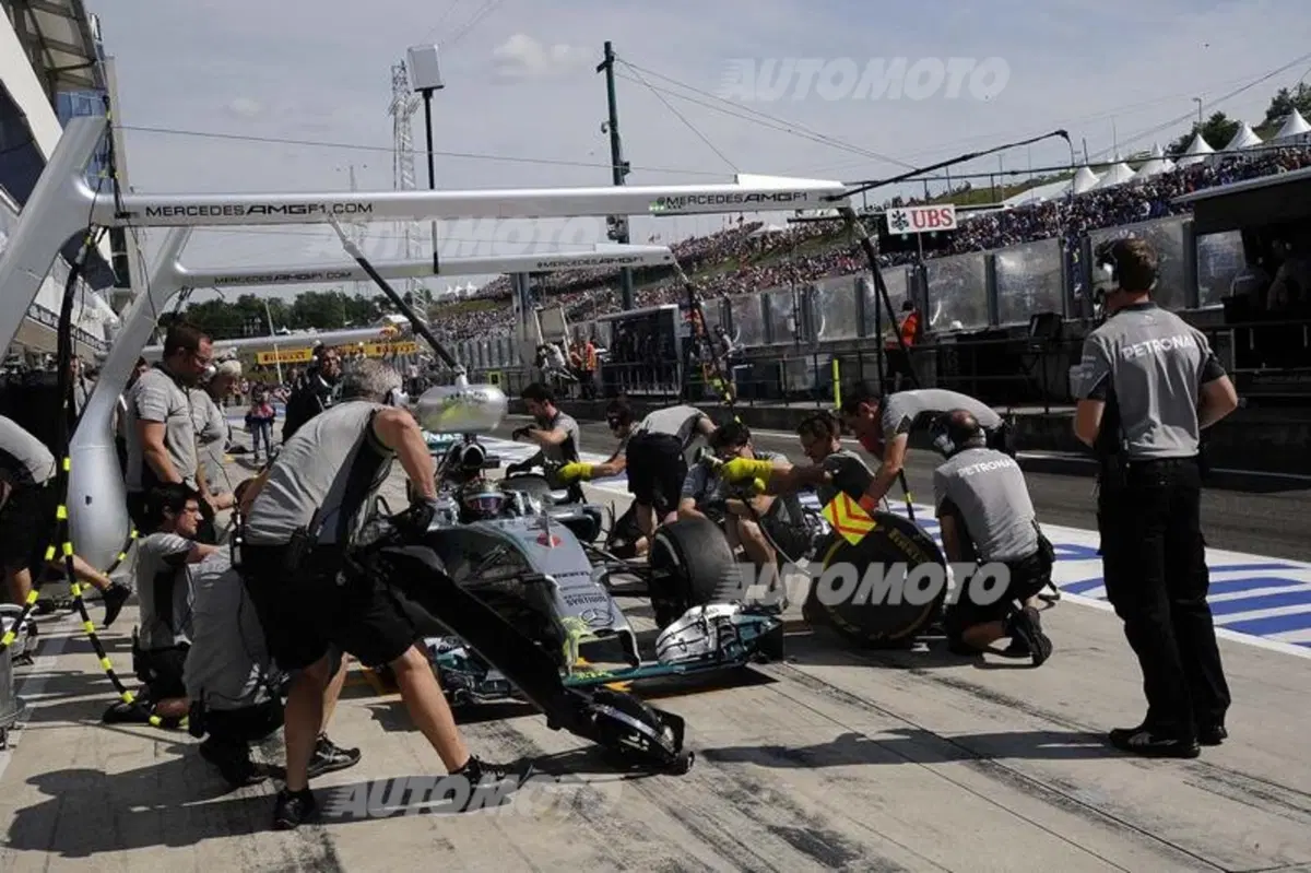 Formula 1 Ungheria 2014: le Mercedes svettano nelle libere, le Ferrari arrancano (14)