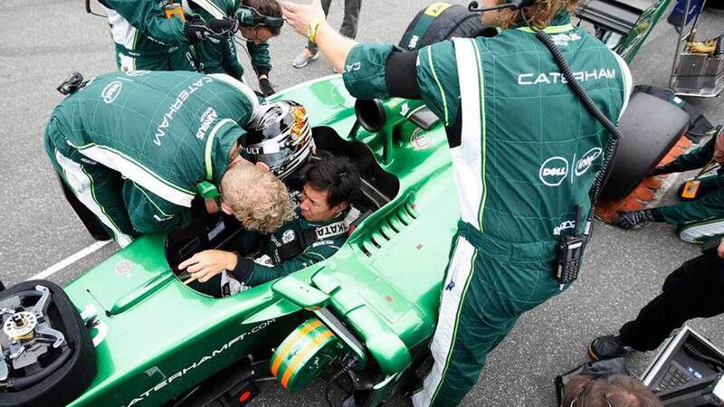 Formula 1 Ungheria 2014: Sparco cambia le tute Caterham in tempo record, Rocco tira il pacco