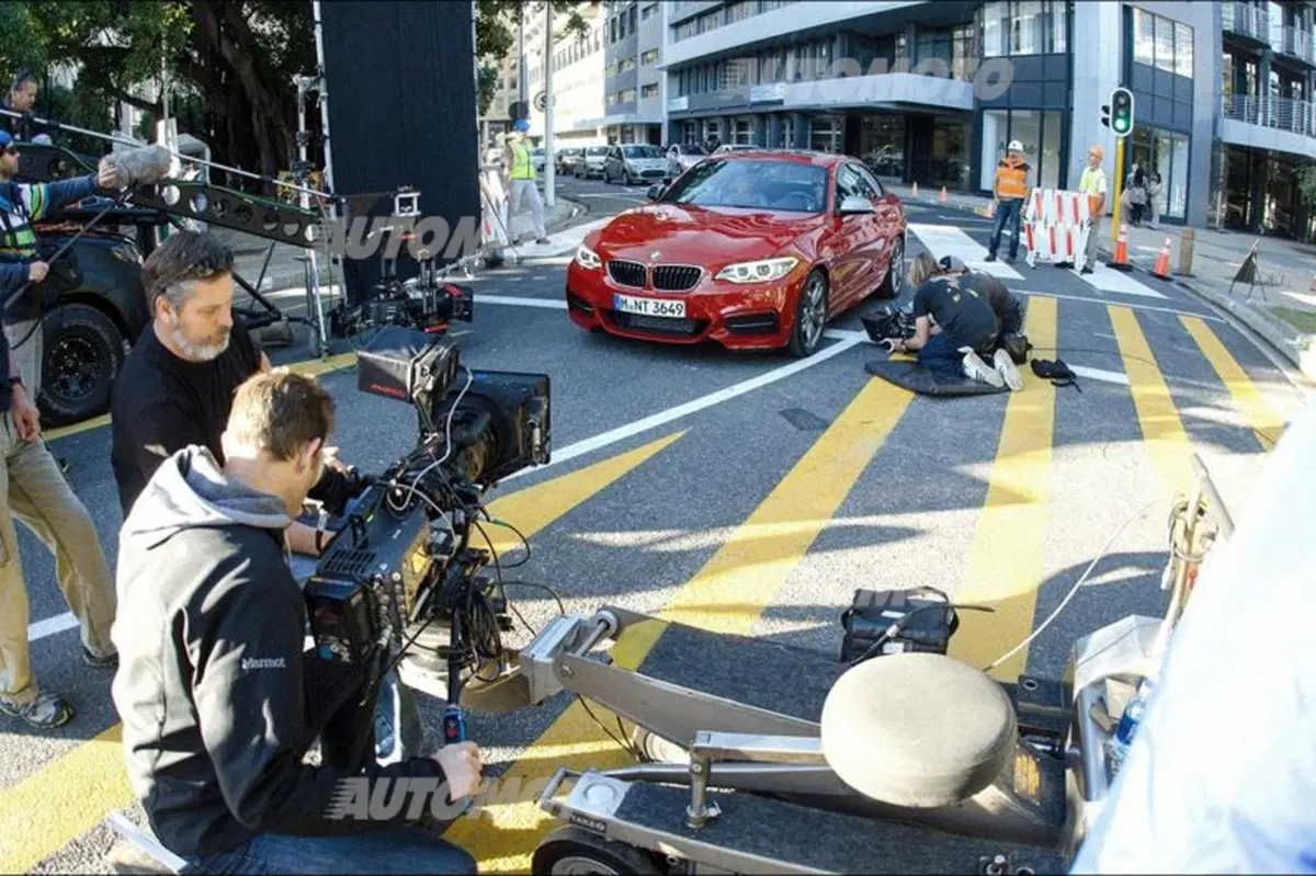 BMW M235i Coupé: a bocca aperta per lo show di "drfiting sincronizzato" [video] (12)