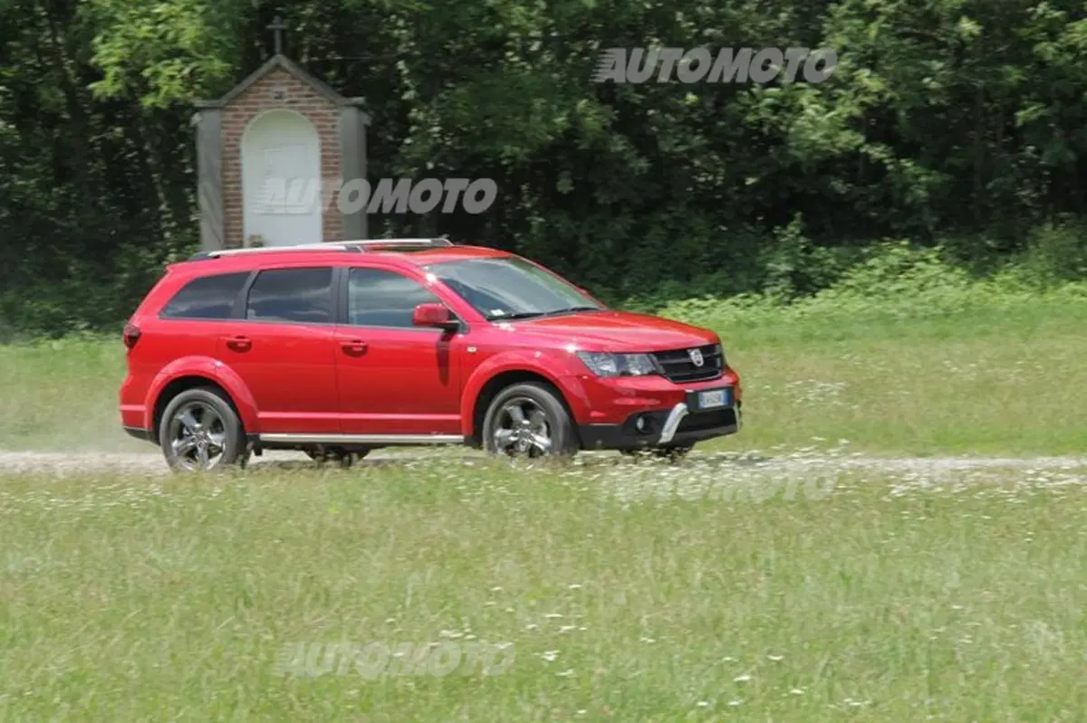 Fiat Freemont Cross (10)