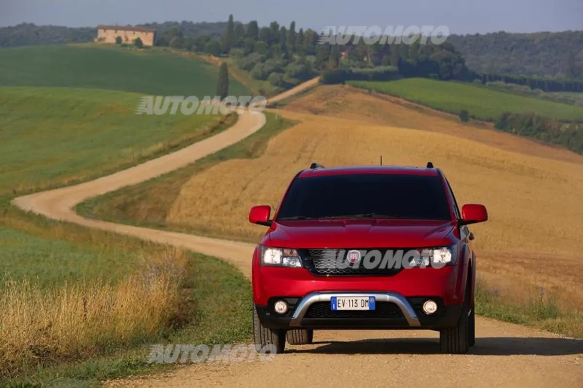 Fiat Freemont Cross (15)