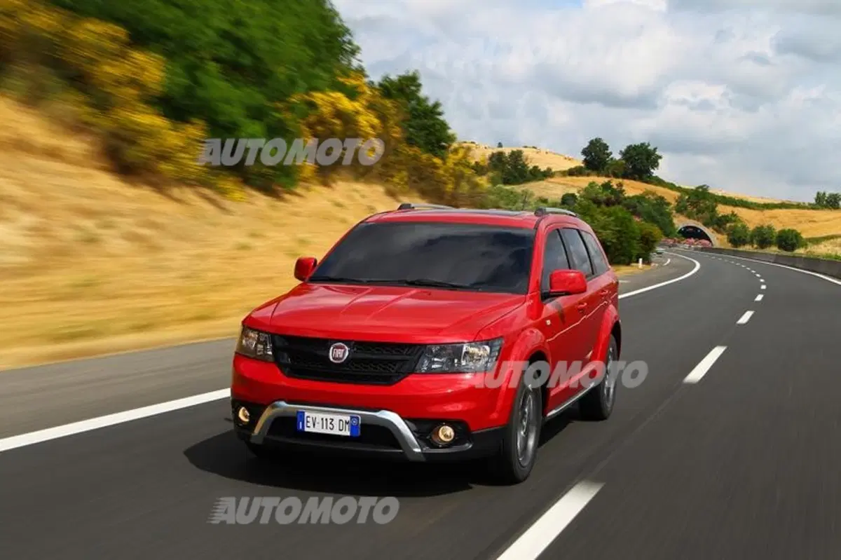 Fiat Freemont Cross (21)