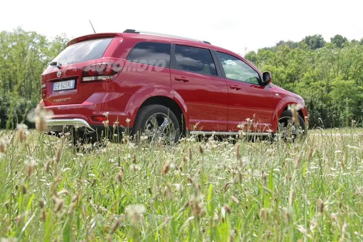 Fiat Freemont Cross (29)
