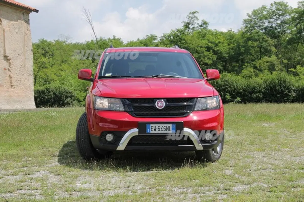 Fiat Freemont Cross (31)