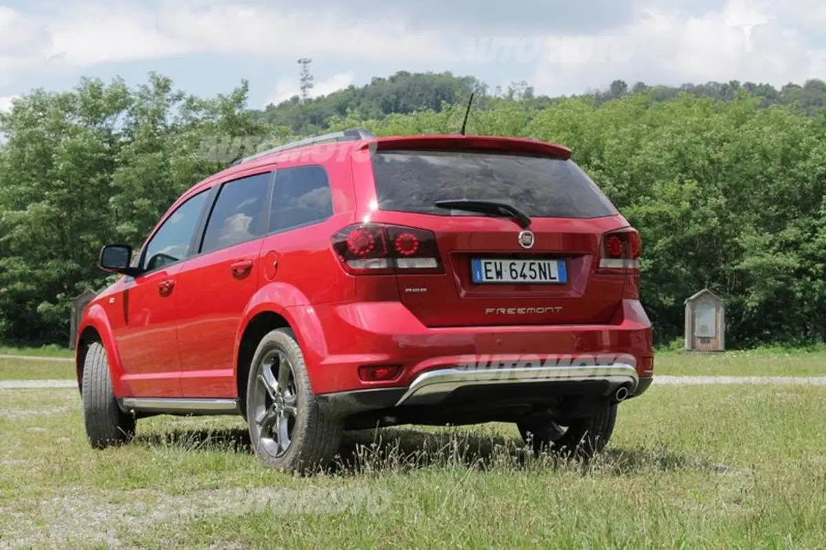 Fiat Freemont Cross (32)