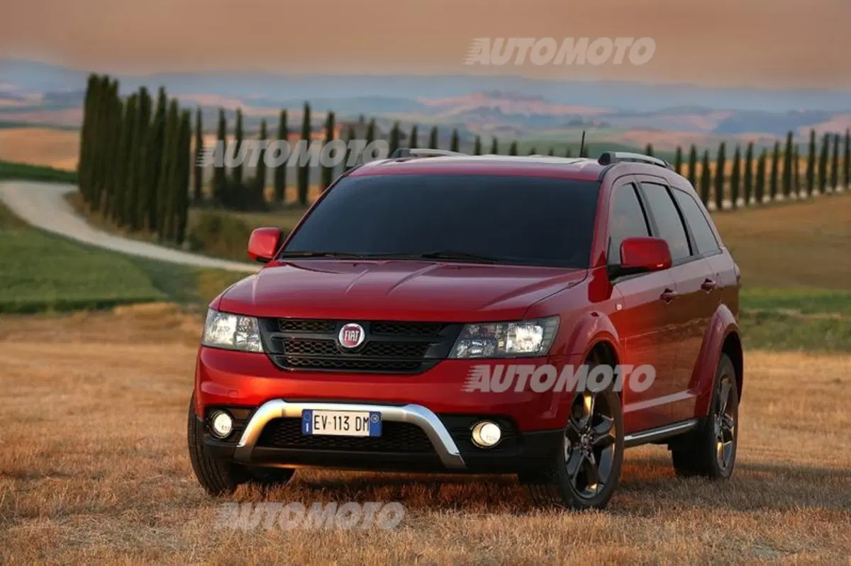 Fiat Freemont Cross (35)