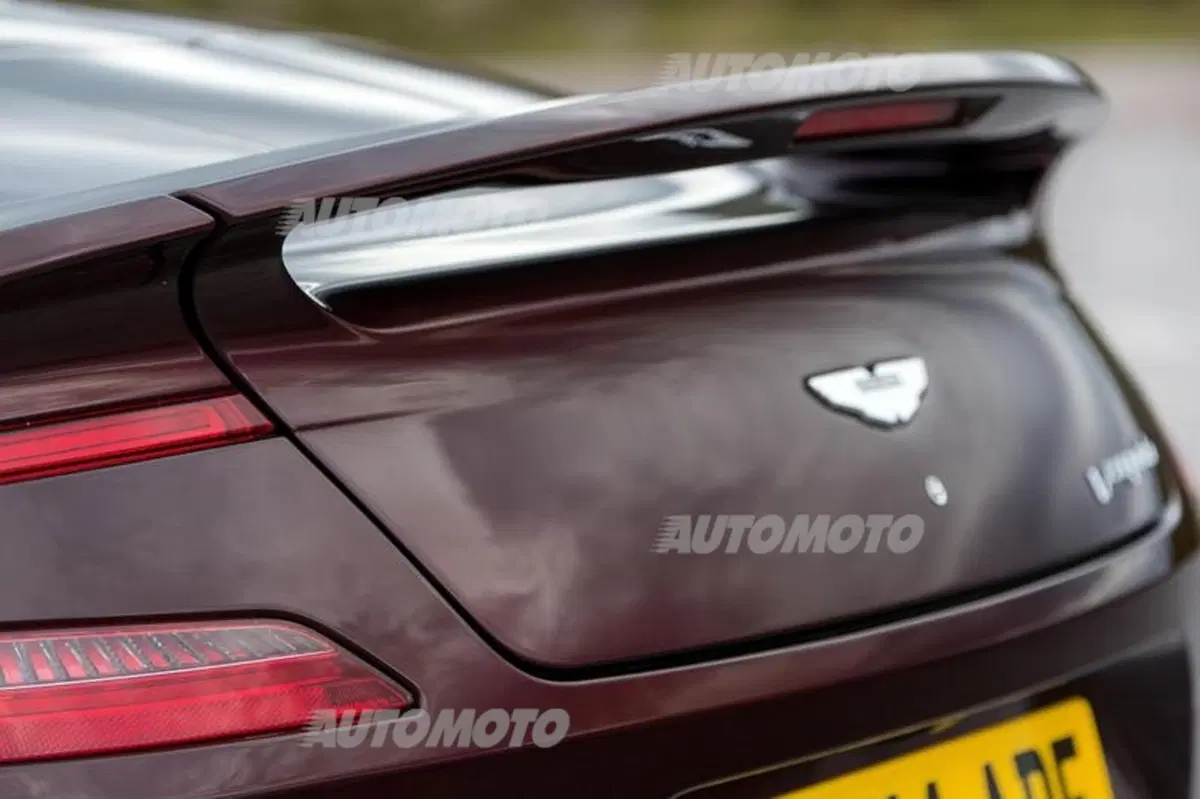 Aston Martin: un nuovo cambio a 8 rapporti per Vanquish e Rapide S (17)