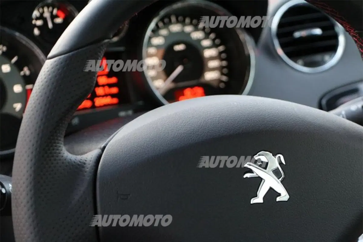 Peugeot RCZ R (35)