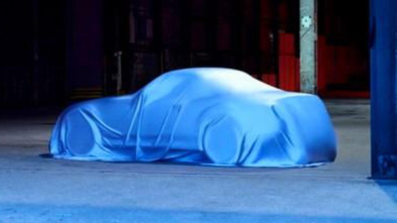 Nuova Mazda MX-5: un teaser ne anticipa le forme