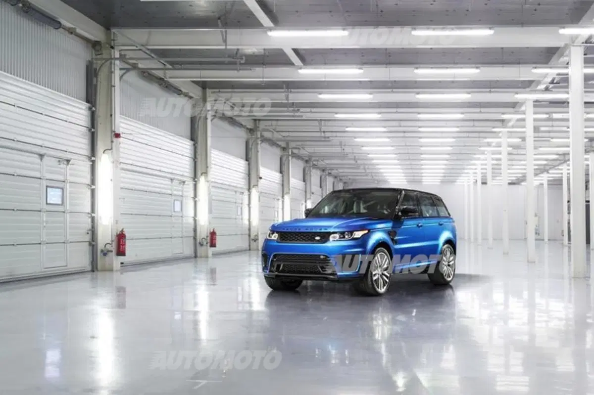 Range Rover Sport SVR: svelata definitivamente (18)