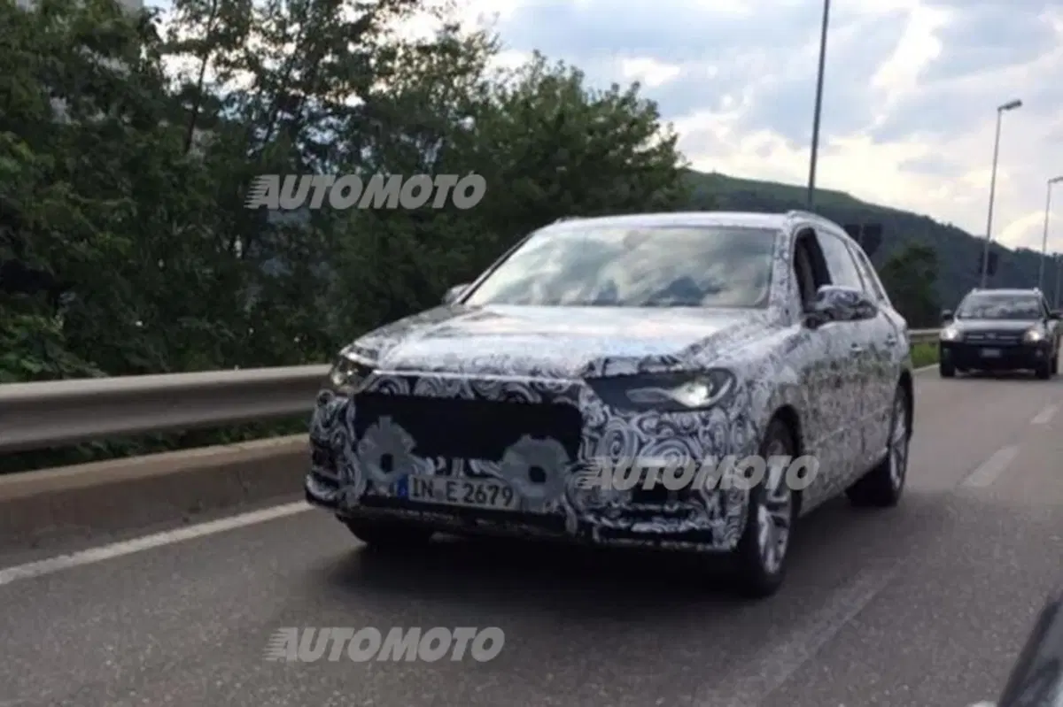 Nuova Audi Q7: il prototipo sorpreso su strada (2)