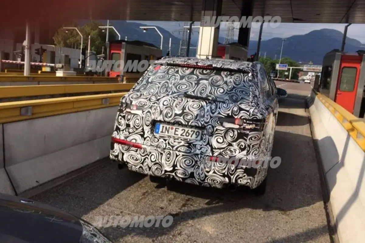 Nuova Audi Q7: il prototipo sorpreso su strada (3)