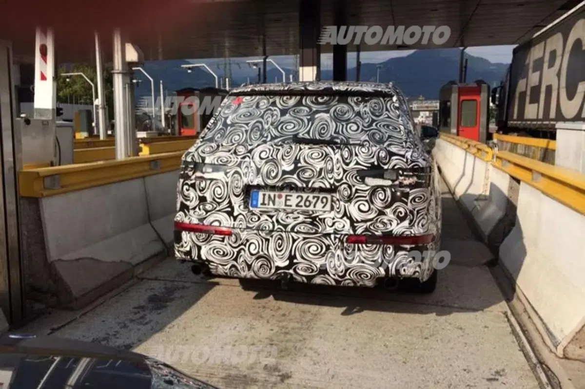 Nuova Audi Q7: il prototipo sorpreso su strada (5)