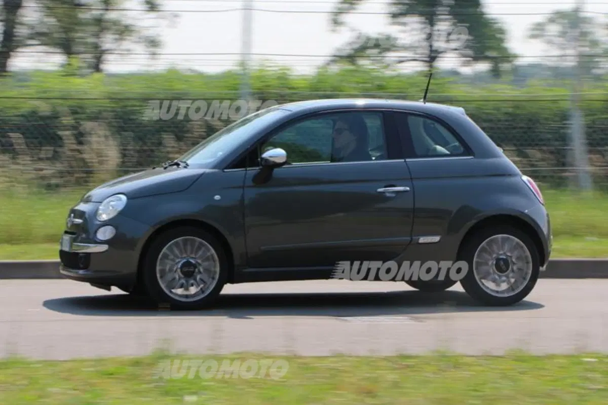 Fiat 500 Cult Tecnologica e glamour (8)