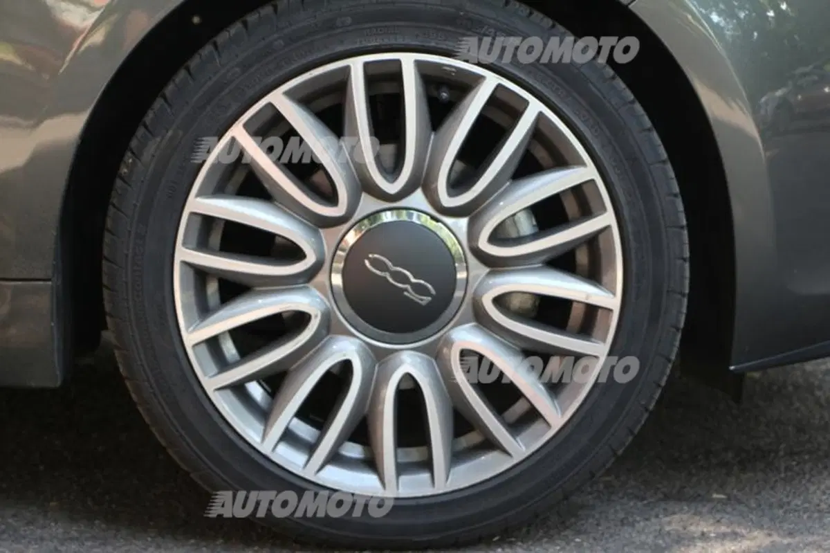 Fiat 500 Cult Tecnologica e glamour (19)