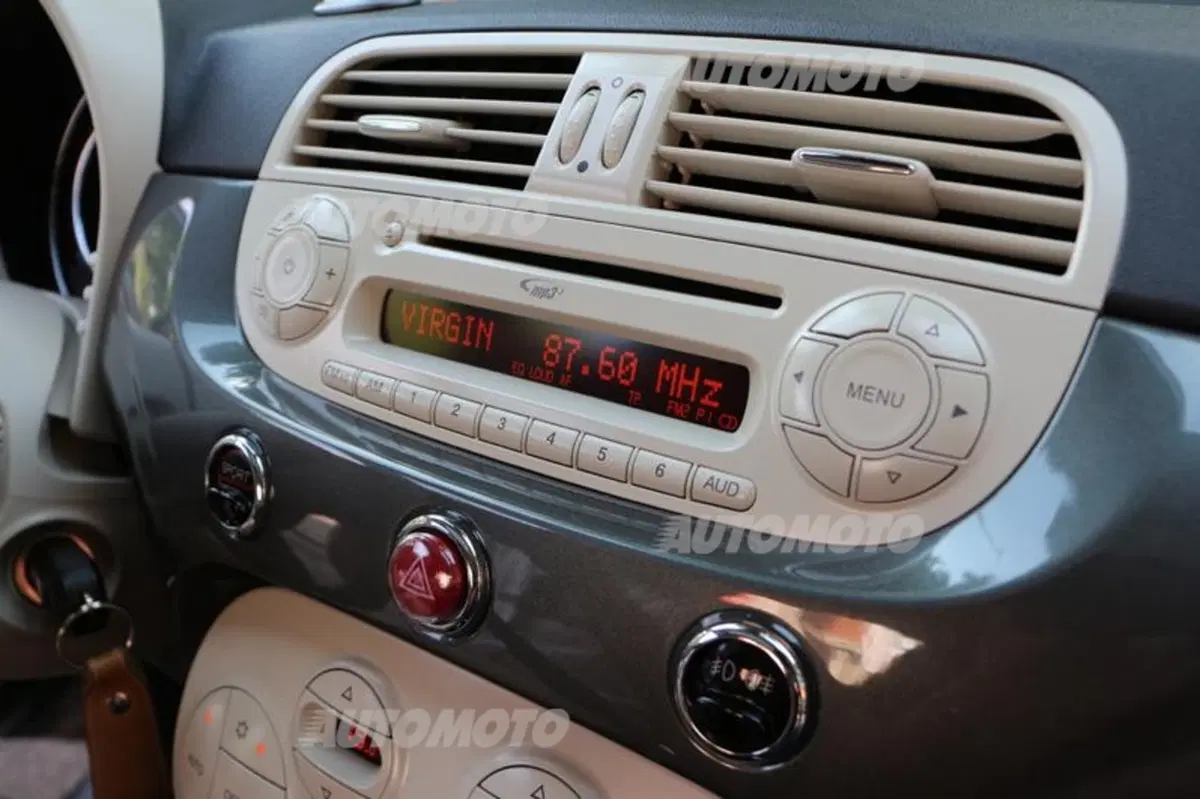 Fiat 500 Cult Tecnologica e glamour (30)