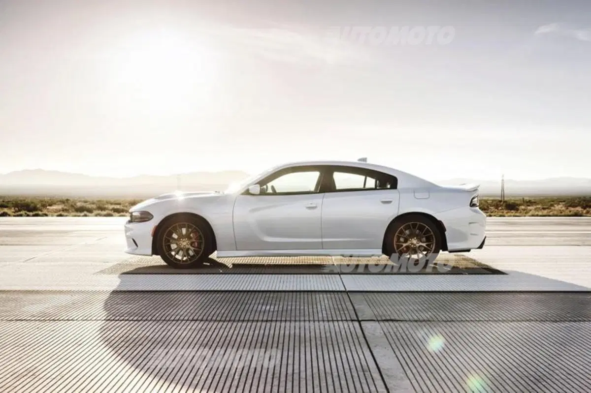 Dodge Charger SRT Hellcat (12)
