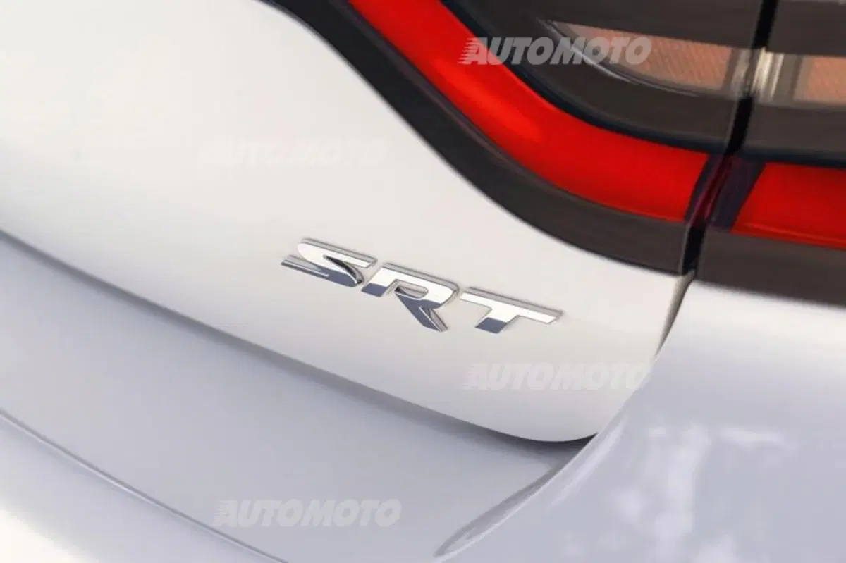 Dodge Charger SRT Hellcat (18)