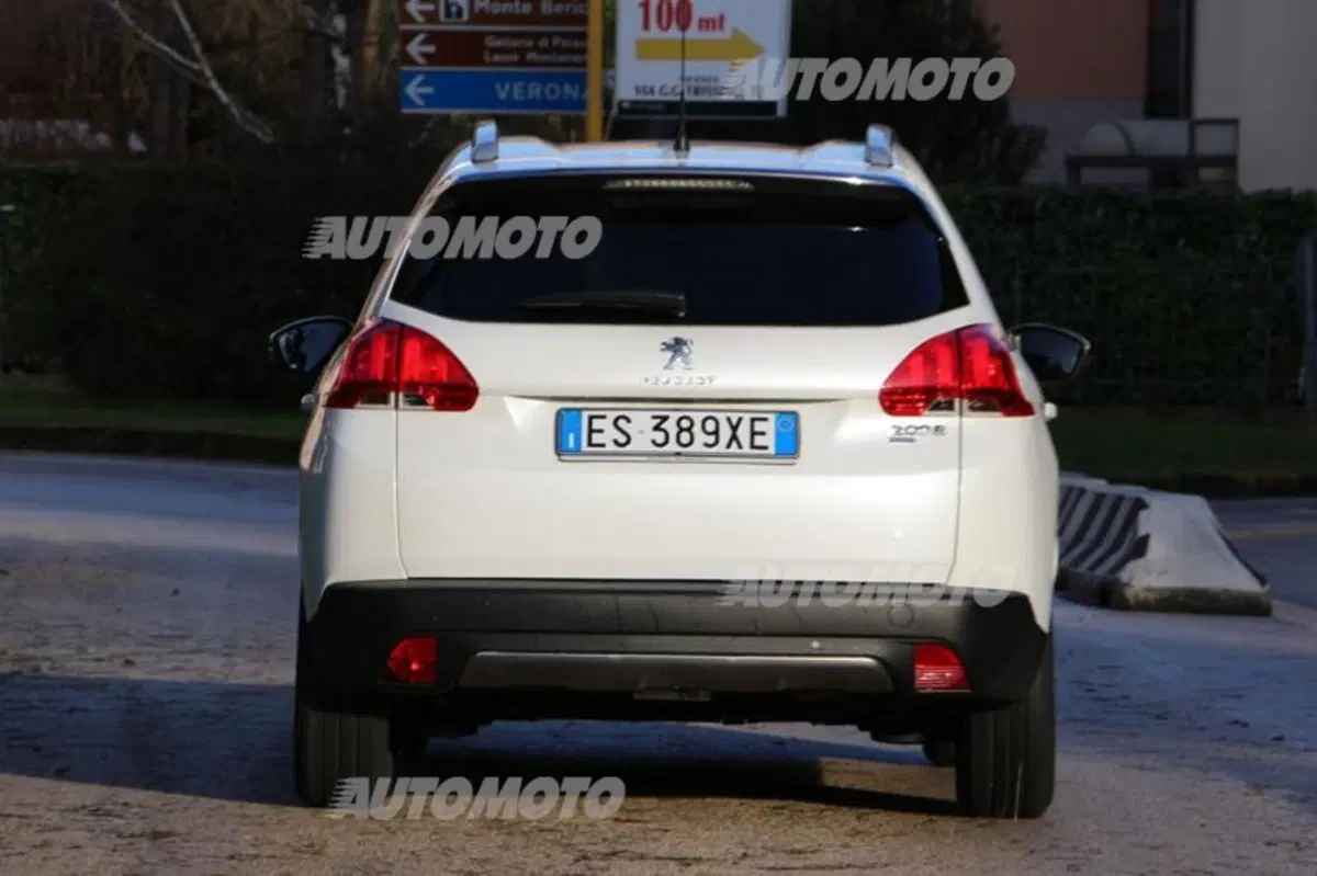 Peugeot 2008 1.6 e-HDi 115 CV (5)