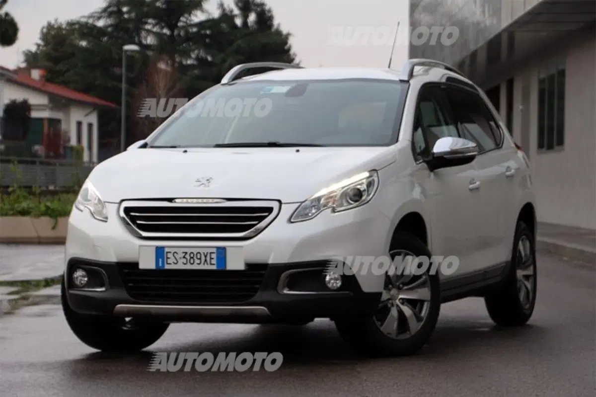 Peugeot 2008 1.6 e-HDi 115 CV (11)