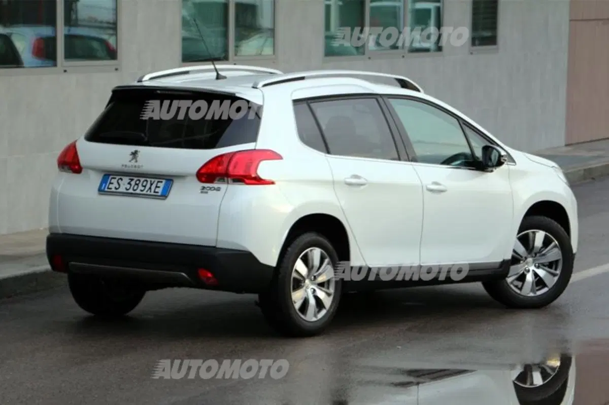 Peugeot 2008 1.6 e-HDi 115 CV (12)