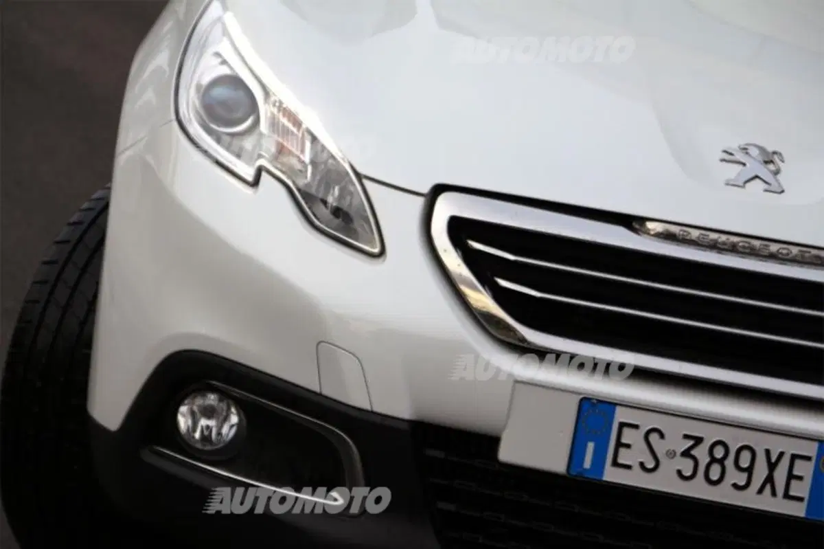 Peugeot 2008 1.6 e-HDi 115 CV (13)