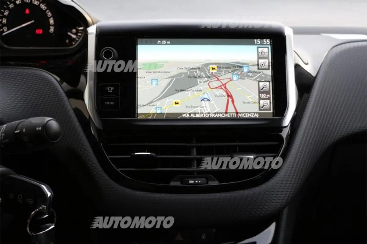 Peugeot 2008 1.6 e-HDi 115 CV (28)