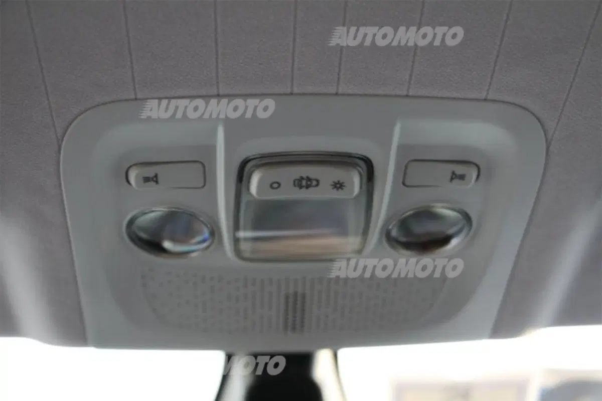 Peugeot 2008 1.6 e-HDi 115 CV (33)