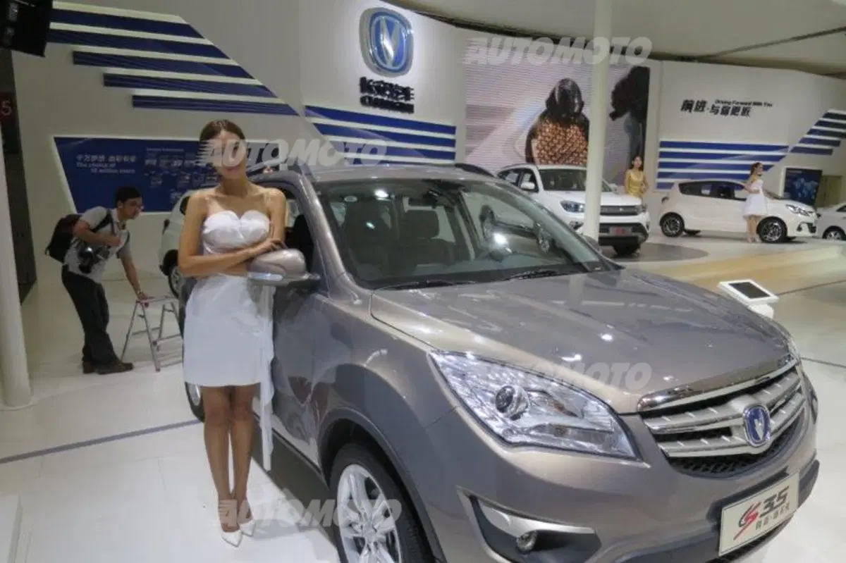 Le bellezze (a motore e non) del Salone di Shanghai-Pudong (22)