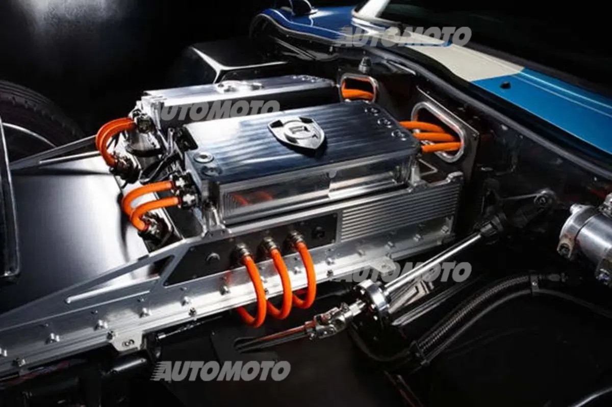 Renovo Coupé: la supercar elettrica e retrò con prestazioni da urlo (6)