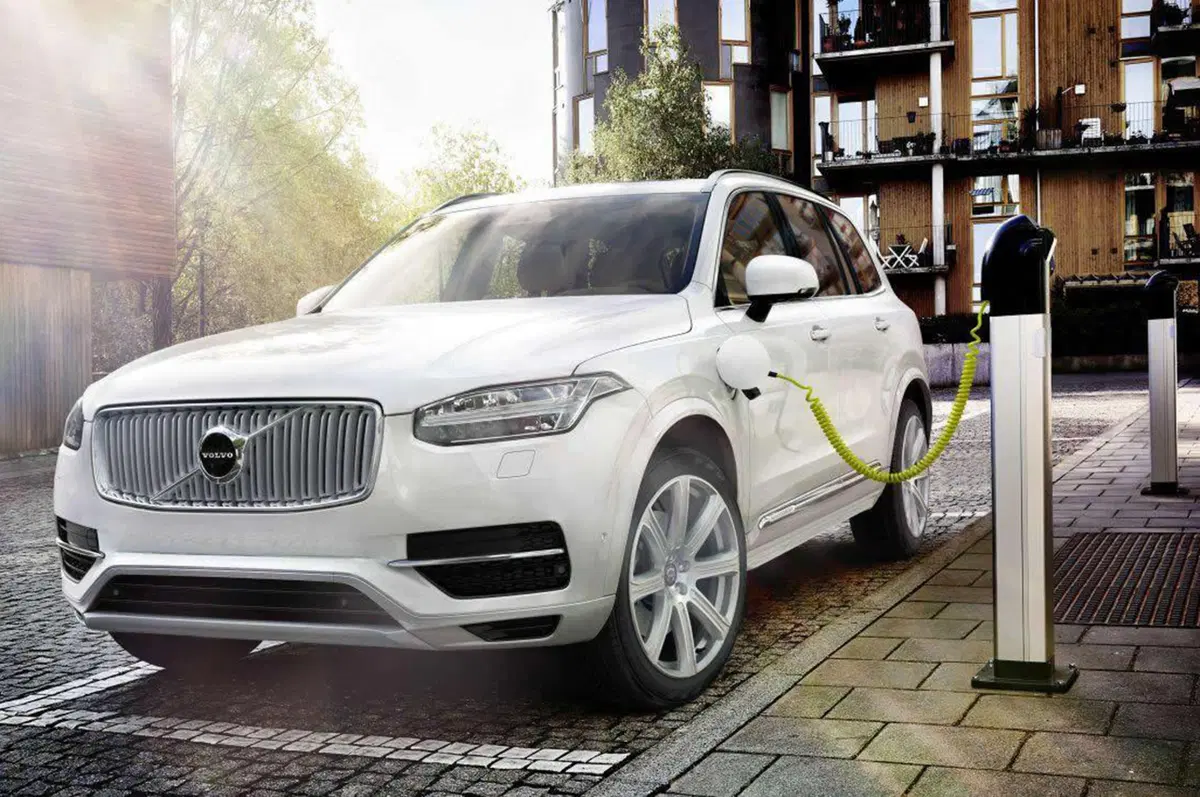 Nuova Volvo XC90, tutti i dati ufficiali. Dimensioni: quanto è cresciuta!