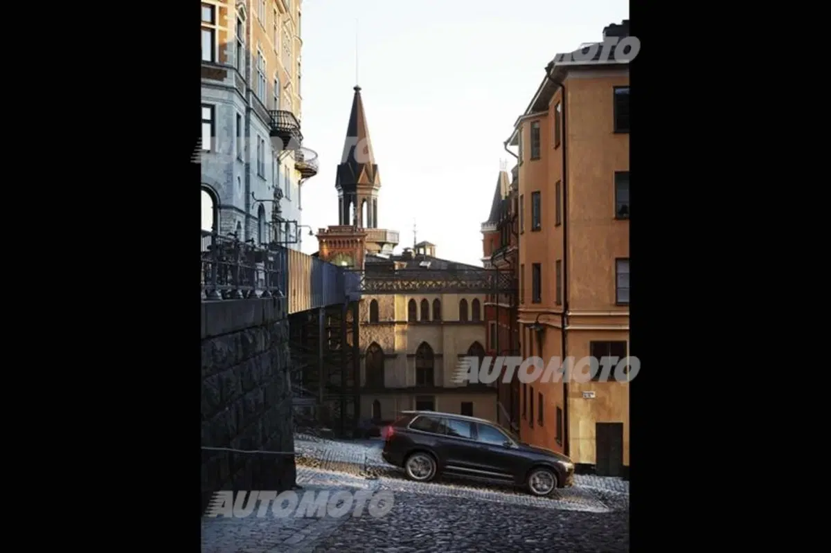 Nuova Volvo XC90, tutti i dati ufficiali. Dimensioni: quanto è cresciuta! (3)