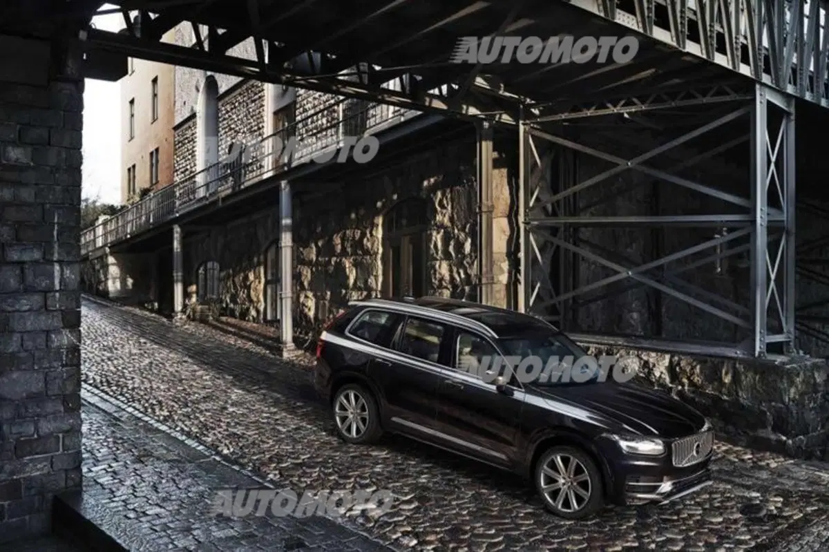 Nuova Volvo XC90, tutti i dati ufficiali. Dimensioni: quanto è cresciuta! (11)