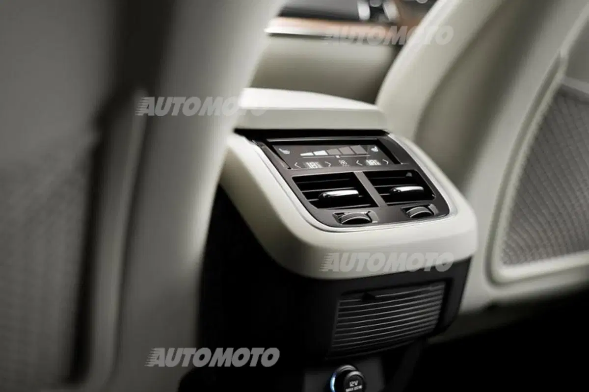 Nuova Volvo XC90, tutti i dati ufficiali. Dimensioni: quanto è cresciuta! (22)