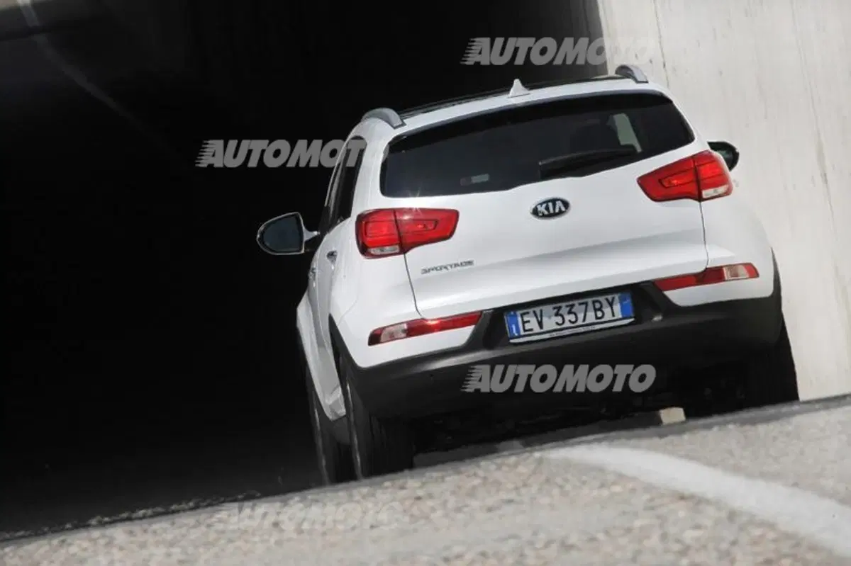 Kia Sportage 2.0 CRDi AWD 184 CV (5)