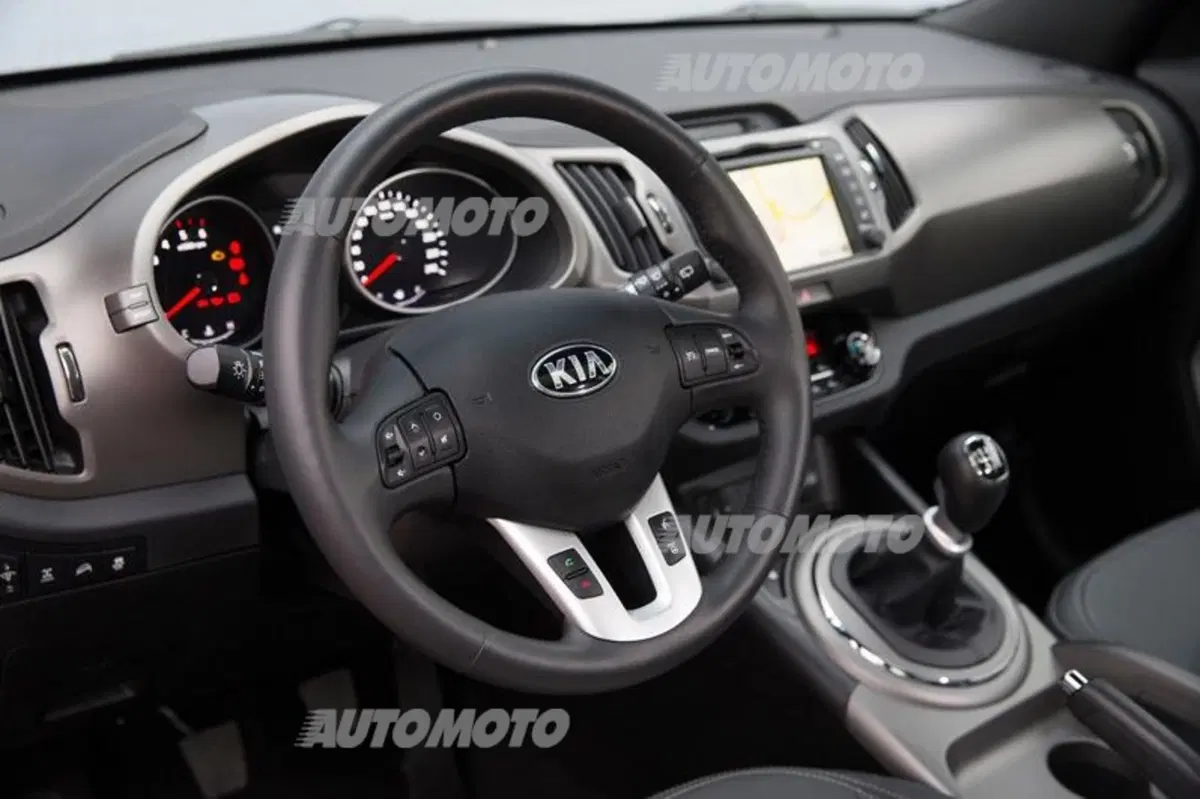 Kia Sportage 2.0 CRDi AWD 184 CV (19)
