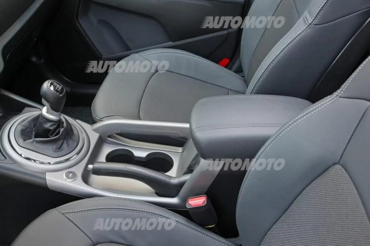 Kia Sportage 2.0 CRDi AWD 184 CV (28)