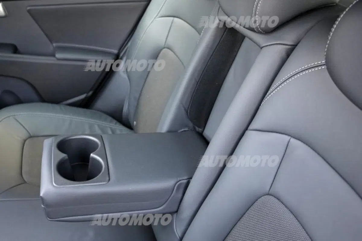 Kia Sportage 2.0 CRDi AWD 184 CV (32)