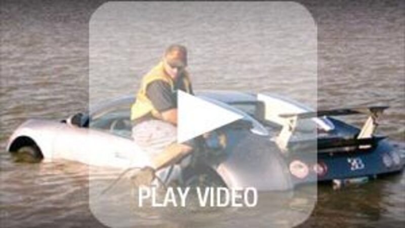 Schianta la Bugatti Veyron nel lago: l&#039;incidente era finto, rischia 20 anni di prigione