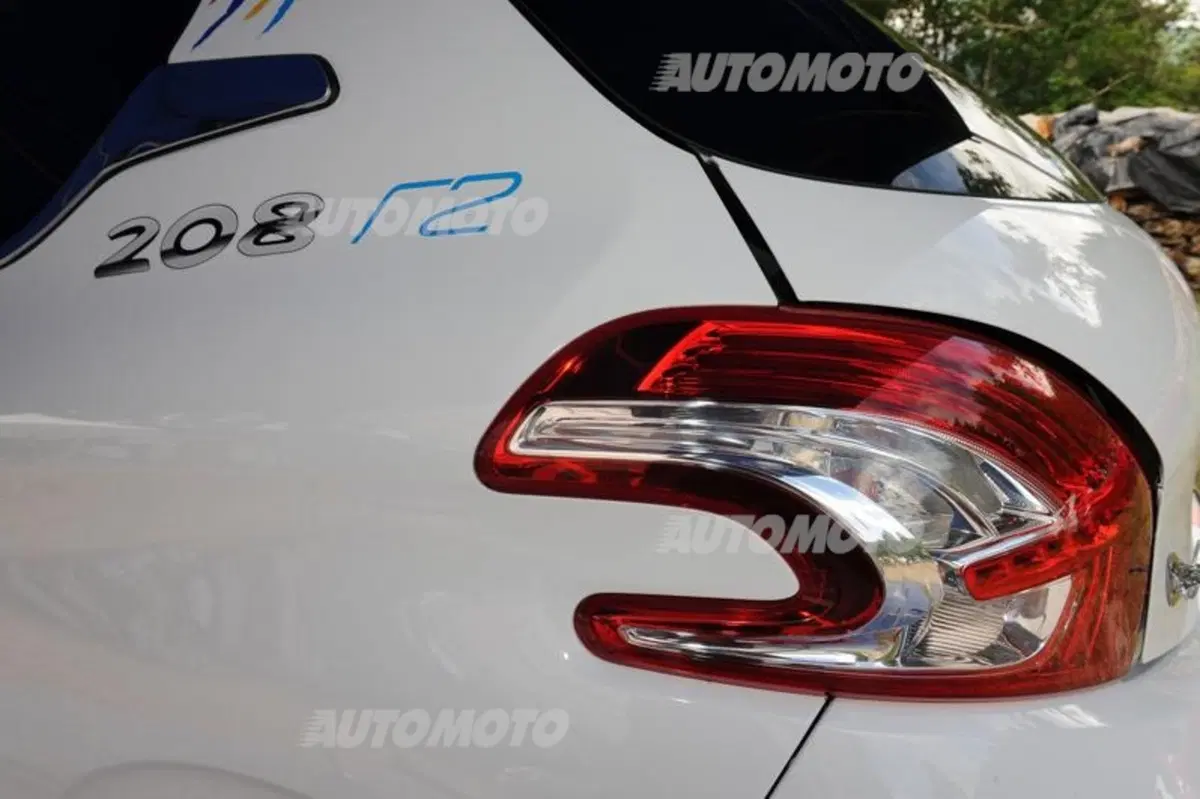 Peugeot 208 T16 e 208 R2 (36)
