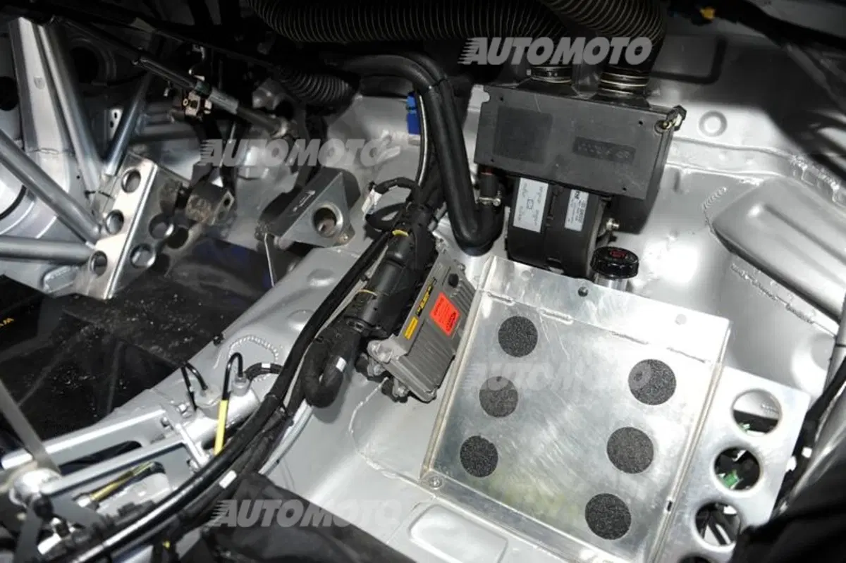 Peugeot 208 T16 e 208 R2 (42)