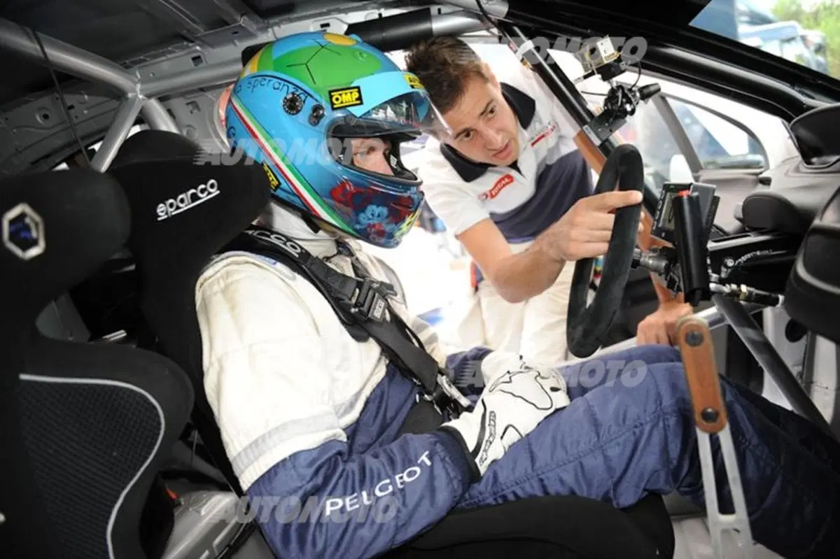 Peugeot 208 T16 e 208 R2 (53)