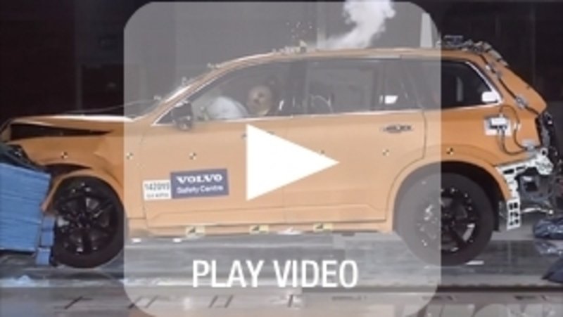 Nuova Volvo XC90: crash test durissimi per il nuovo SUV svedese [video]