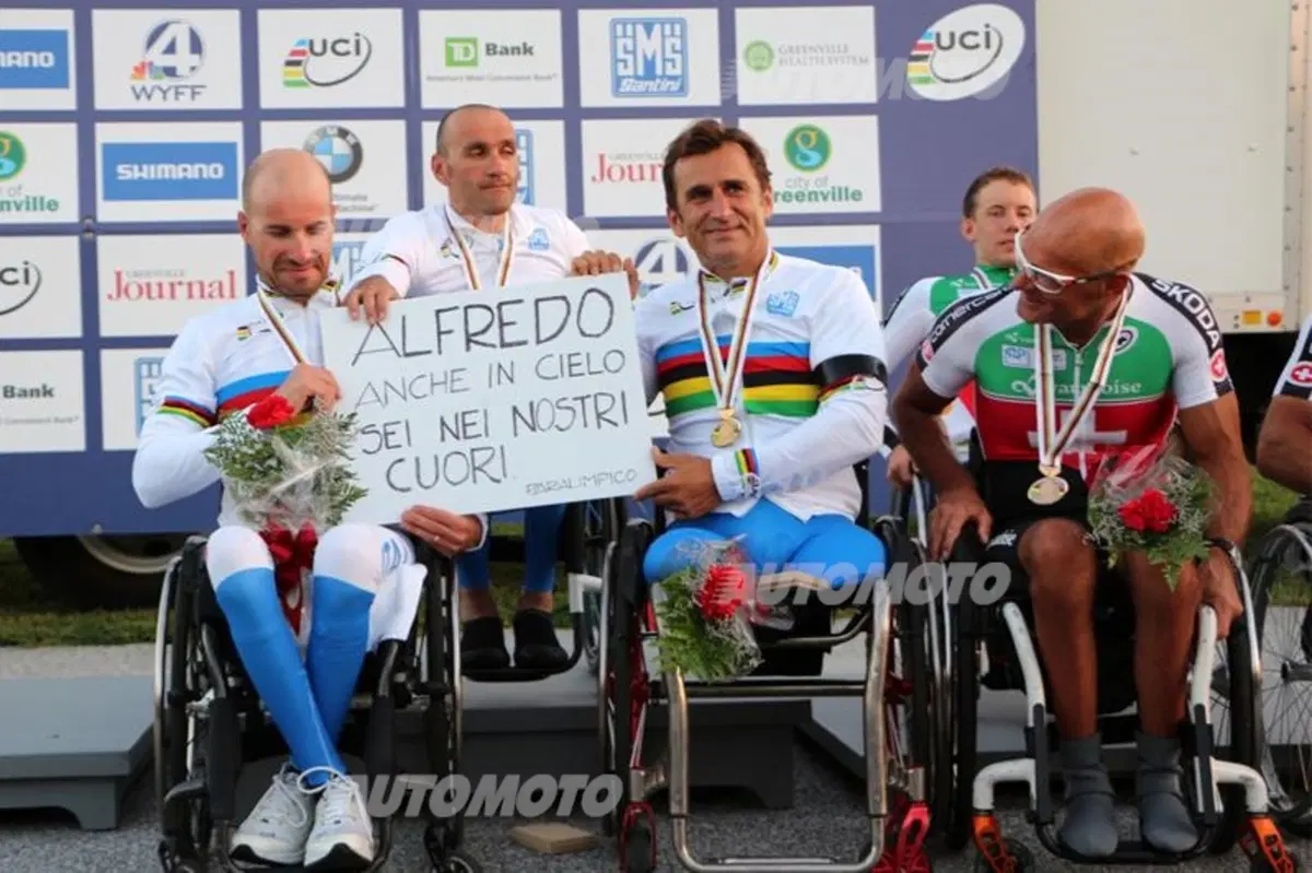 Zanardi è Campione del Mondo 2014 di handbike. Sua la staffetta iridata (9)