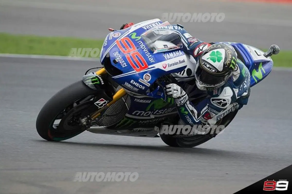Jorge Lorenzo: il nuovo casco speciale firmato Alfa Romeo (2)