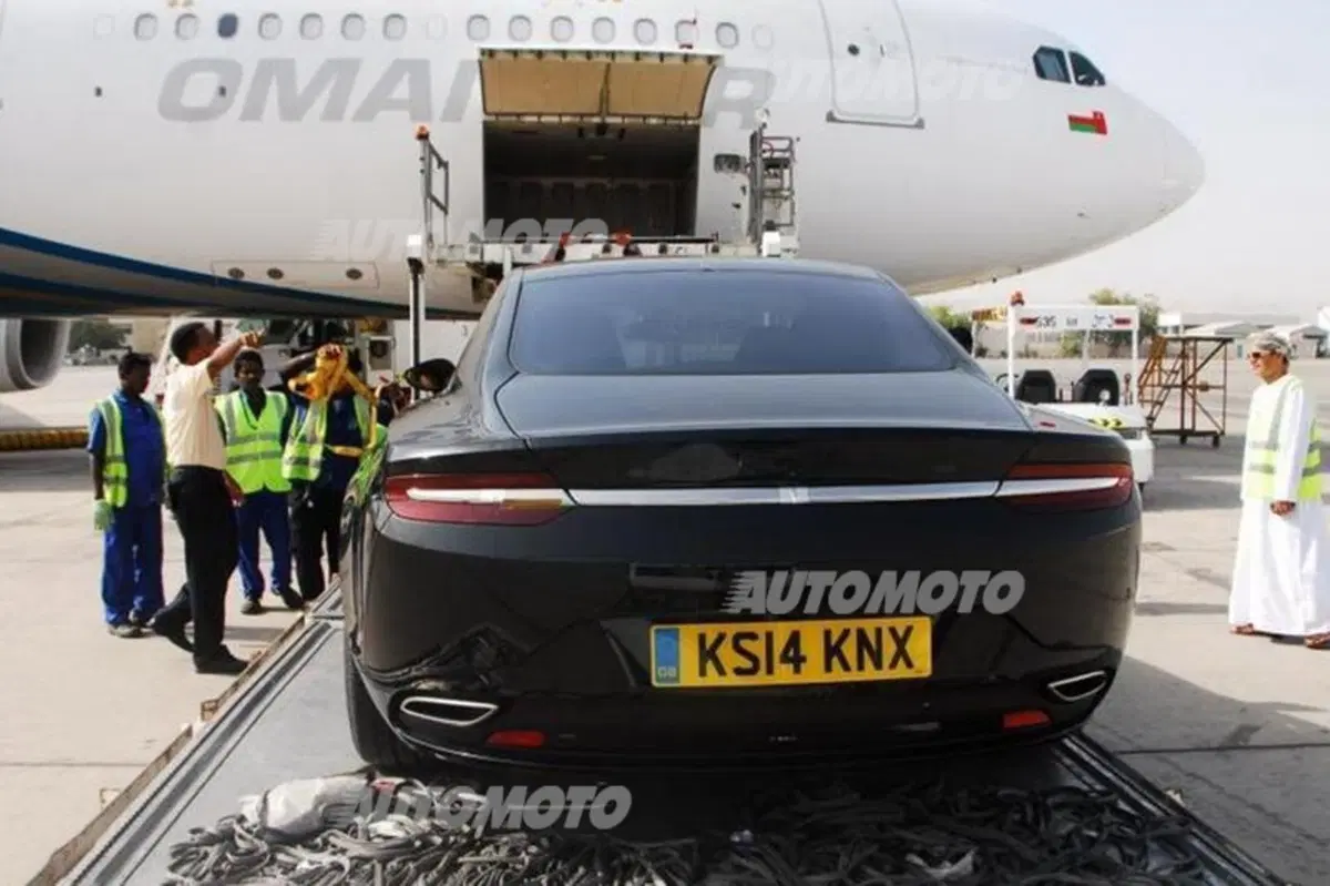 Aston Martin Lagonda: le prime immagini dell'ammiraglia per gli Arabi (2)